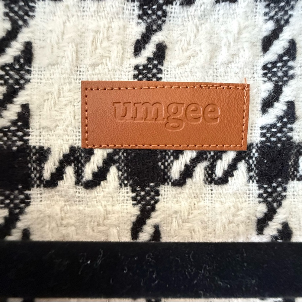 NWT Umgee Cream and Black Oversized Cardigan - Size Small - Picture 2 of 12